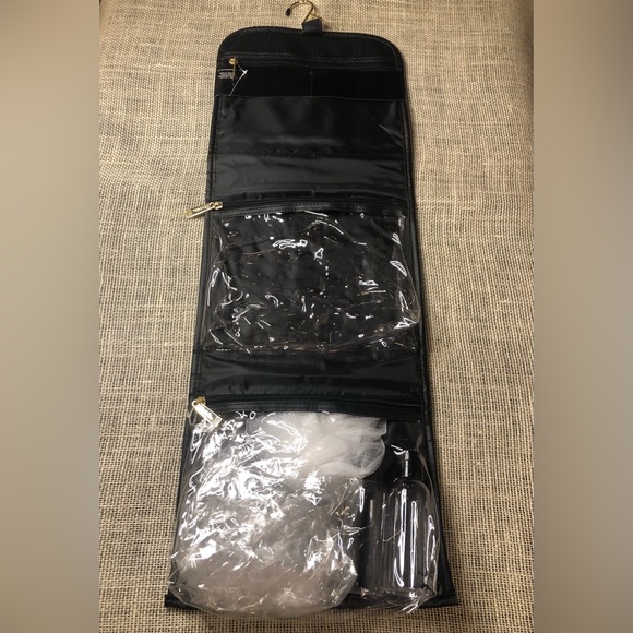 TRAVEL COSMETIC/TOILETRY BAG WITH HANGER - Picture 4 of 9